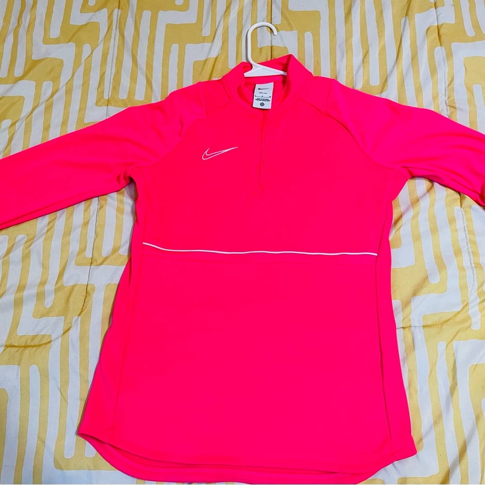 Nike top